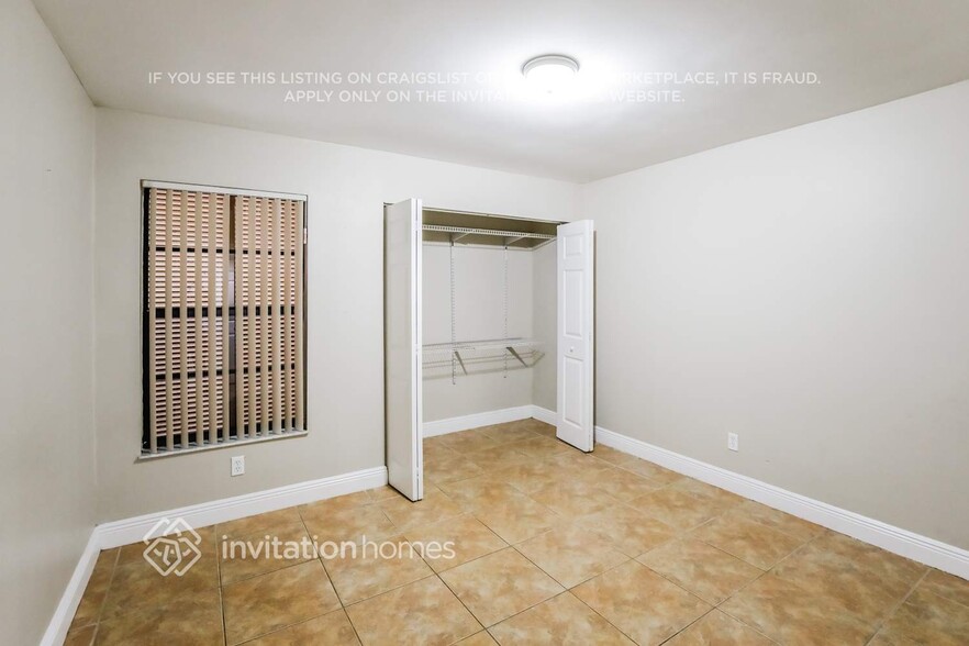 Building Photo - 1500 Hammock Ln