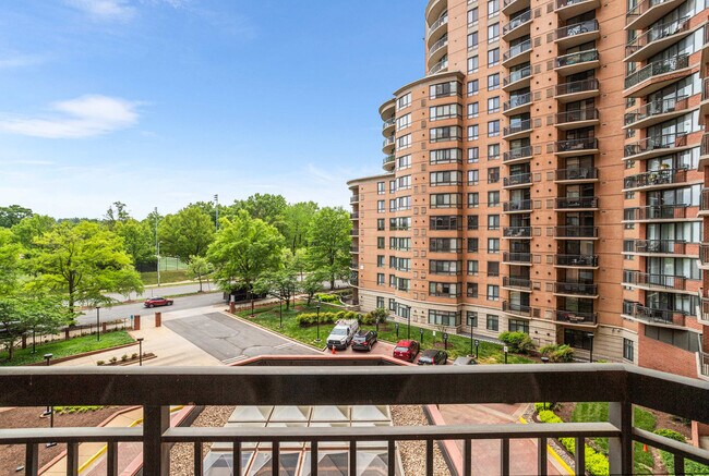 Building Photo - 801 15th St S