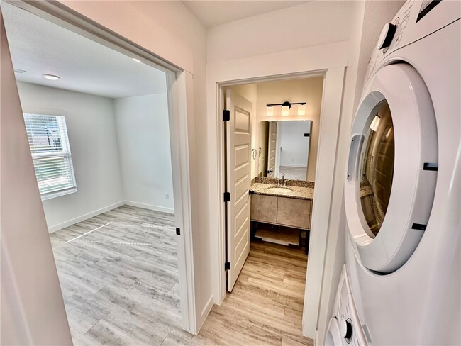 Building Photo - 1101 States Ave