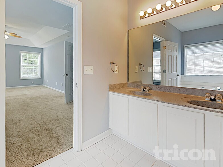 Building Photo - 7568 Cole Ln