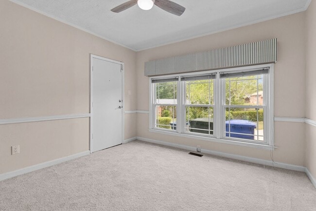 Building Photo - 4 Bedroom 2 Bath Ranch in a cul-de-sac