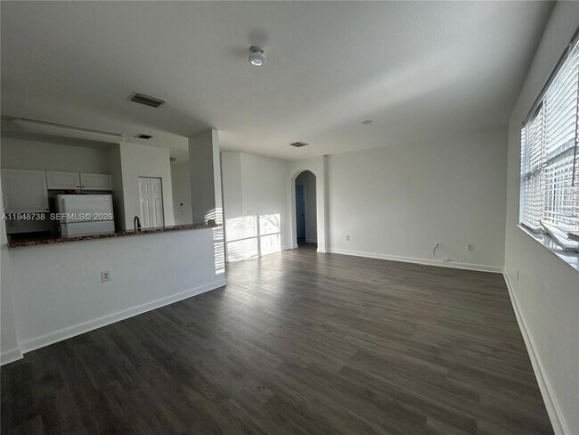 Building Photo - 1720 NE 33rd Ave