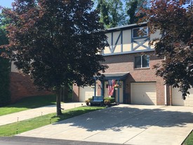 Building Photo - Walnut Ridge Townhomes