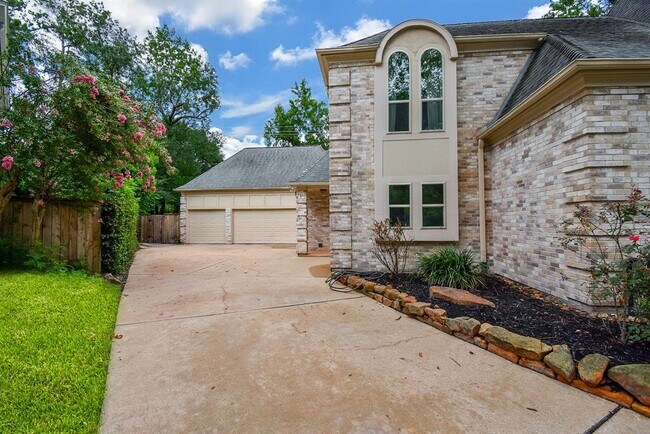 Building Photo - 807 Herdsman Dr