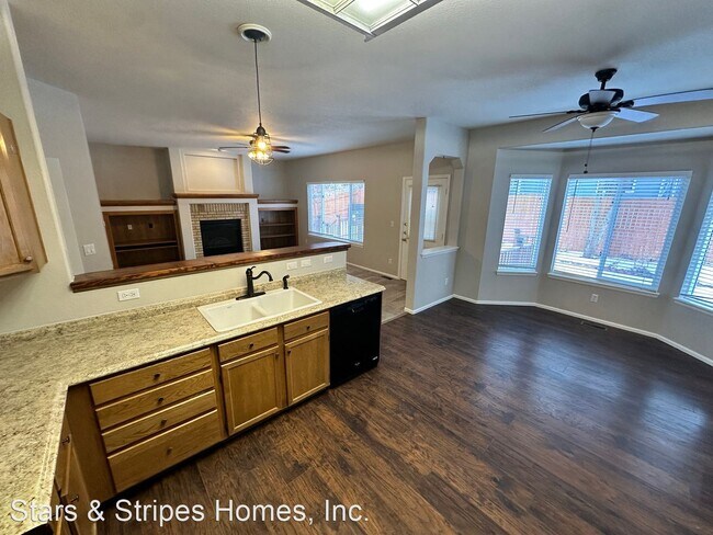 Building Photo - 4 br, 2.5 bath House - 19014 E. Prentice C...