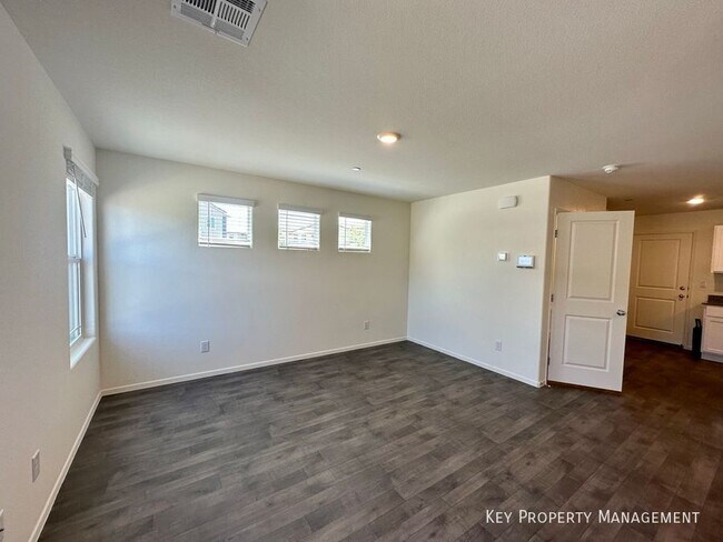 Building Photo - 1124 Meadow Sparrow Pl