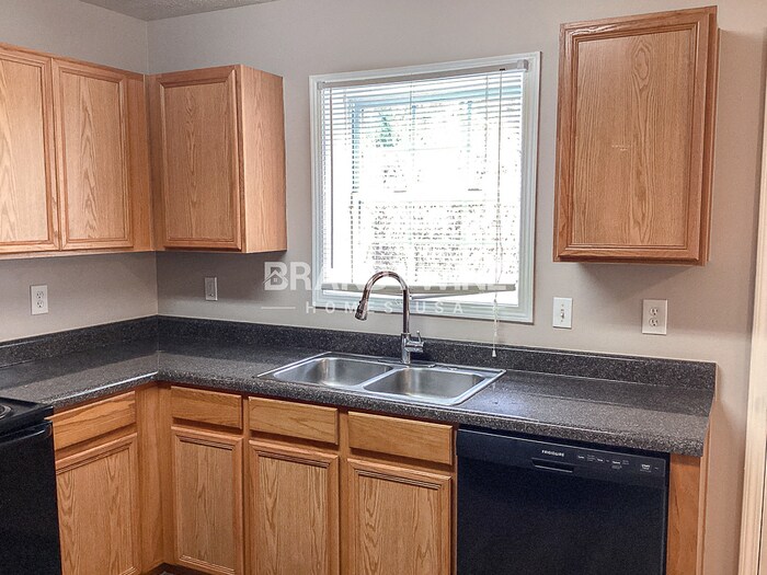Building Photo - 7132 Bowie Dr