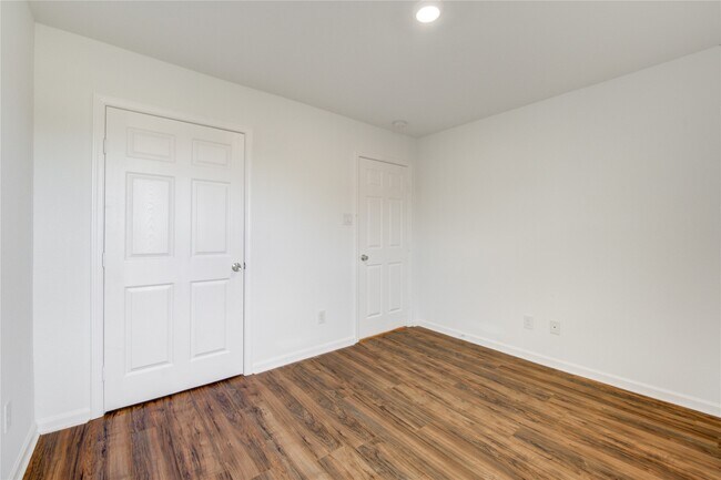 Building Photo - 12726 Plummersville St