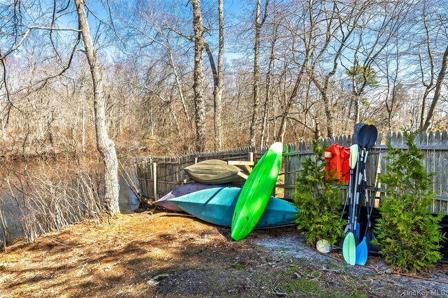 Building Photo - 371 S River Rd