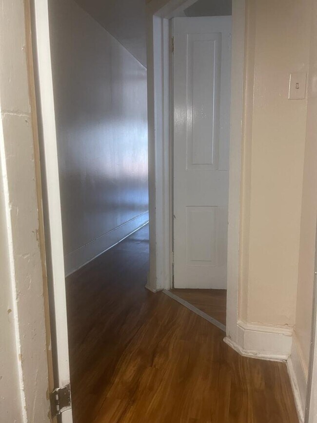 Building Photo - 27 S 11th St