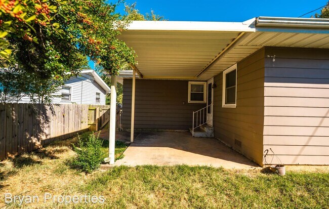 Building Photo - 3 br, 2 bath House - 2825 S. Stewart Ave