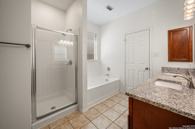 Building Photo - 207 Verde Ridge