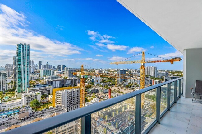 Building Photo - 501 NE 31st St