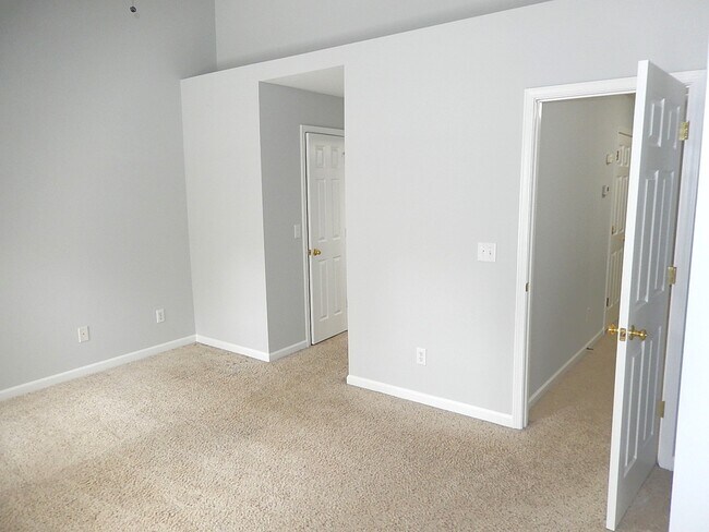 Building Photo - 3335 Archdale Dr