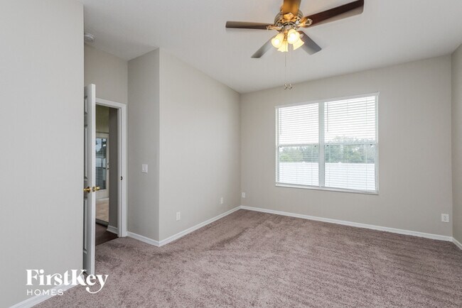 Building Photo - 527 Dunaway Dr