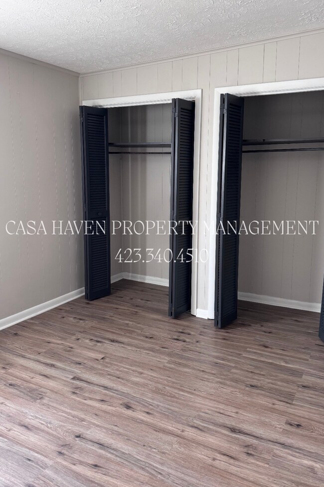 Building Photo - Modern 1 Bed 1 Bath - Pet Friendly!