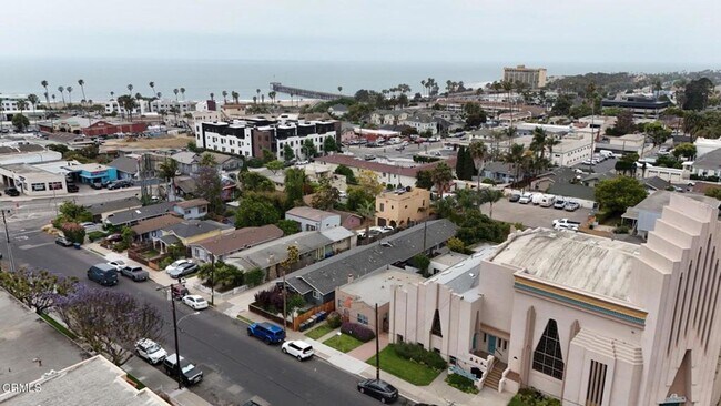 Building Photo - Downtown Ventura - Two bedroom, two bath w/ Rooftop Deck