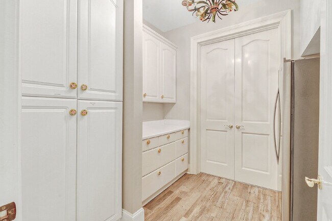 Building Photo - Private, Low Country Residence for Rent!