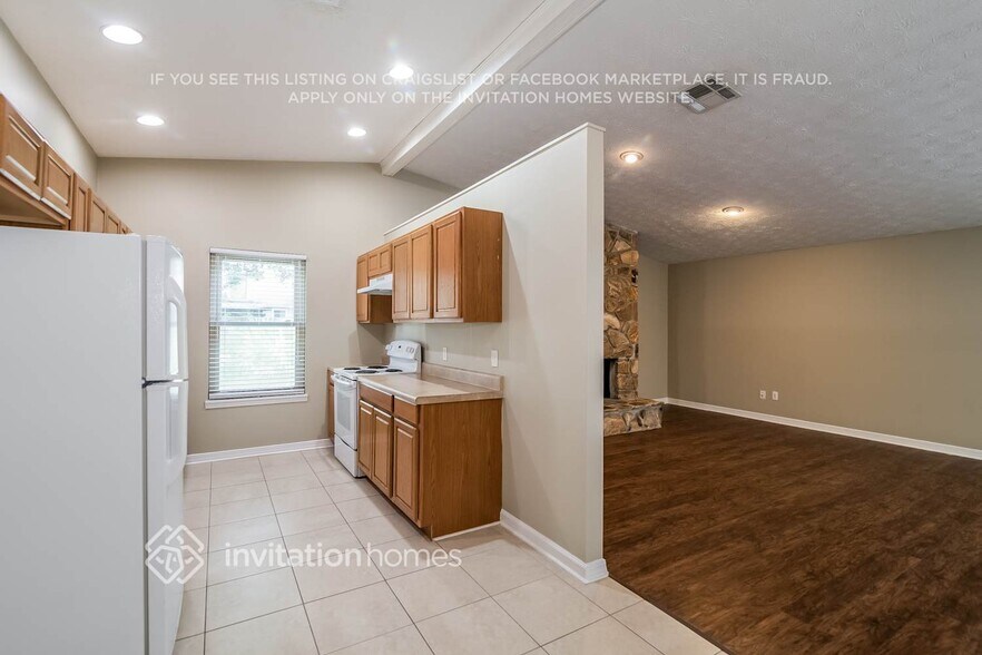 Building Photo - 4274 Walnut Bend