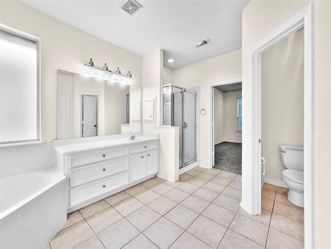 Building Photo - 3522 White Oak Point Dr