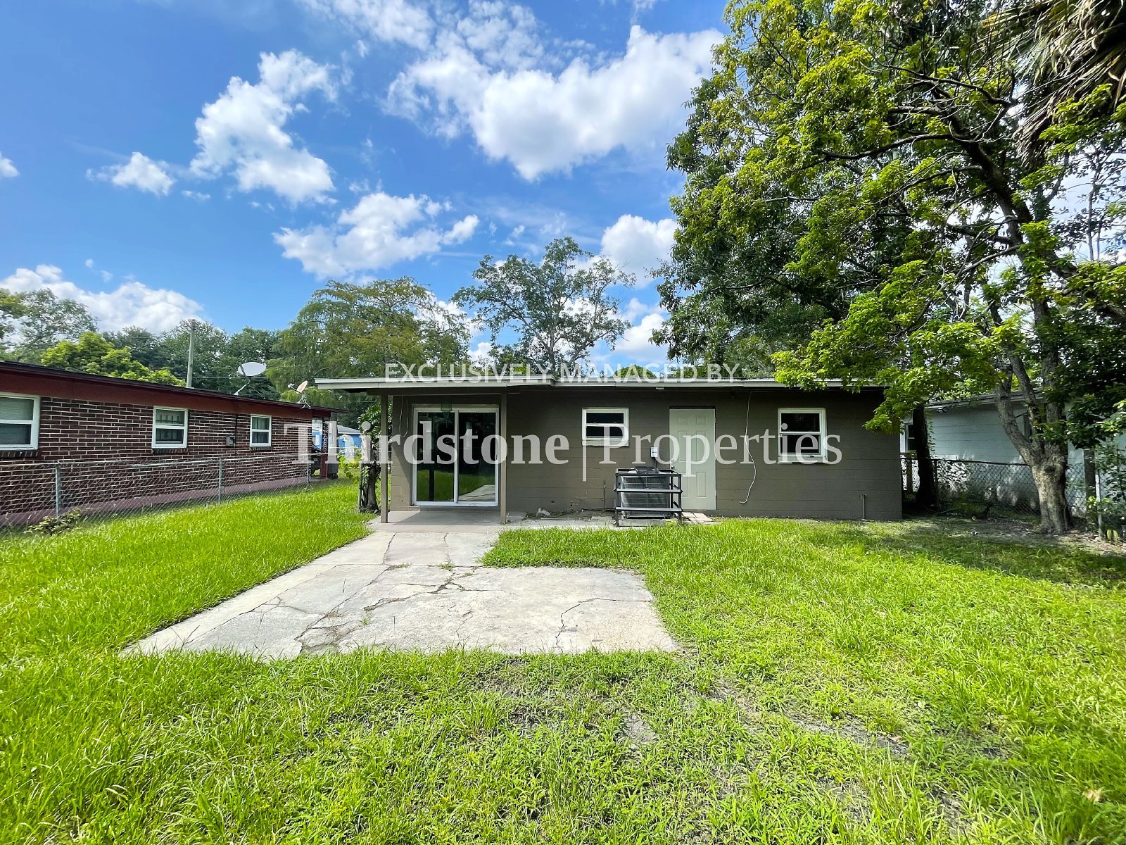 Building Photo - 2212 W 12th St