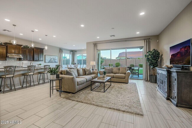 Building Photo - 18626 W Elm St