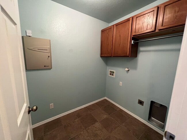 Building Photo - 10504 Woodquail Dr NW