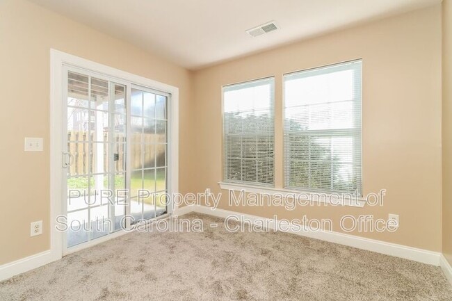 Building Photo - 9034 Parlor Dr