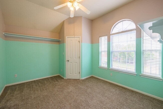 Building Photo - 1006 Tallow Trail