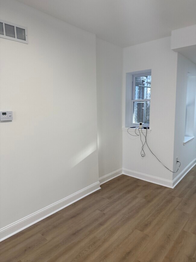 Building Photo - 2431 N Bancroft St