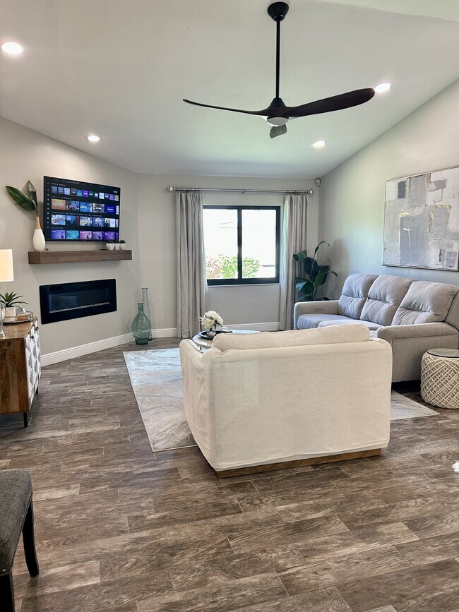 Building Photo - 708 El Dorado Pkwy W