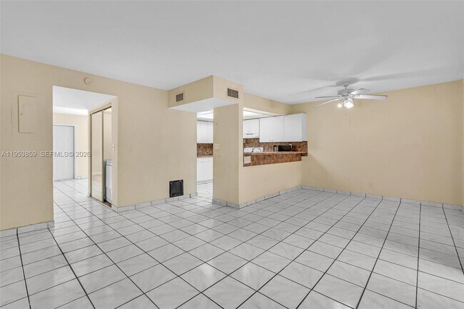 Building Photo - 3750 SW 60th Terrace