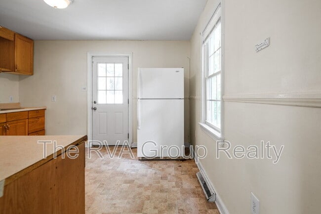 Building Photo - 819 Boroughbridge Rd