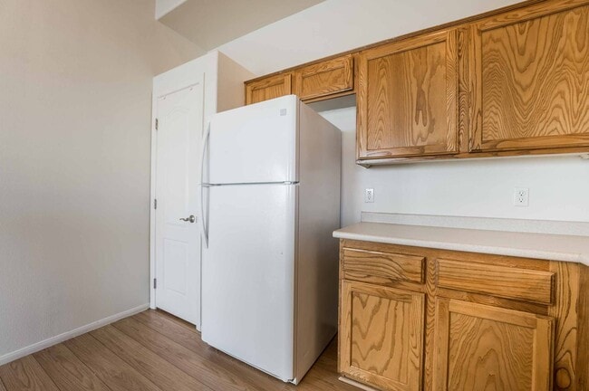 Building Photo - 2 bedroom condo in the heart of Henderson!