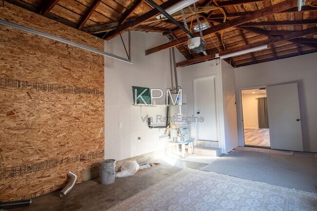 Building Photo - 4248 E 4th St