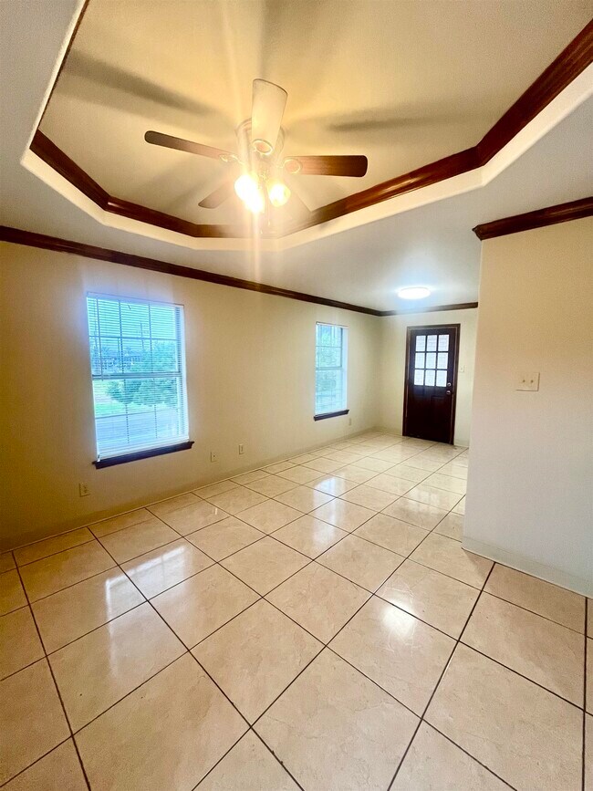 Building Photo - 2704 San Agustin Ave