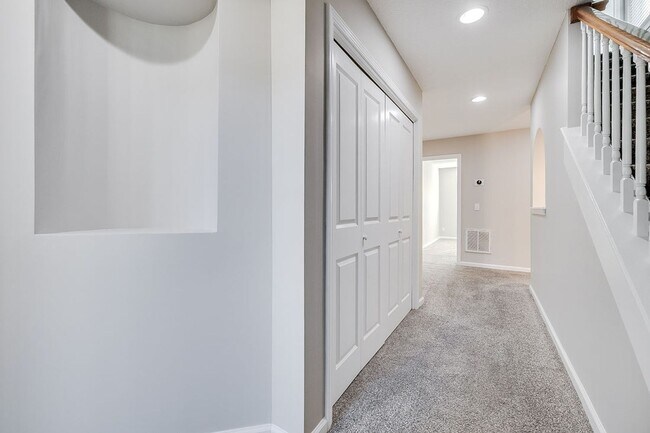 Building Photo - Spacious 4BR Townhome with Elevator in the Heart of Pooler