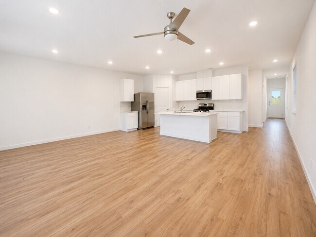 Building Photo - 28146 Meadowlark Sky Dr