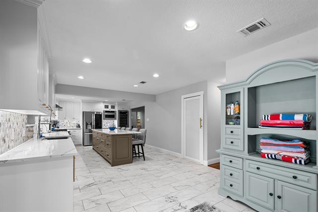 Building Photo - 3621 Welwyn Way Dr