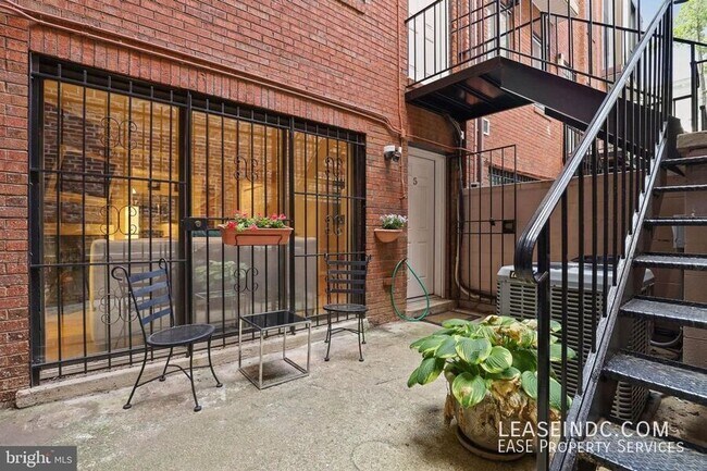 Building Photo - 1435 Corcoran St NW