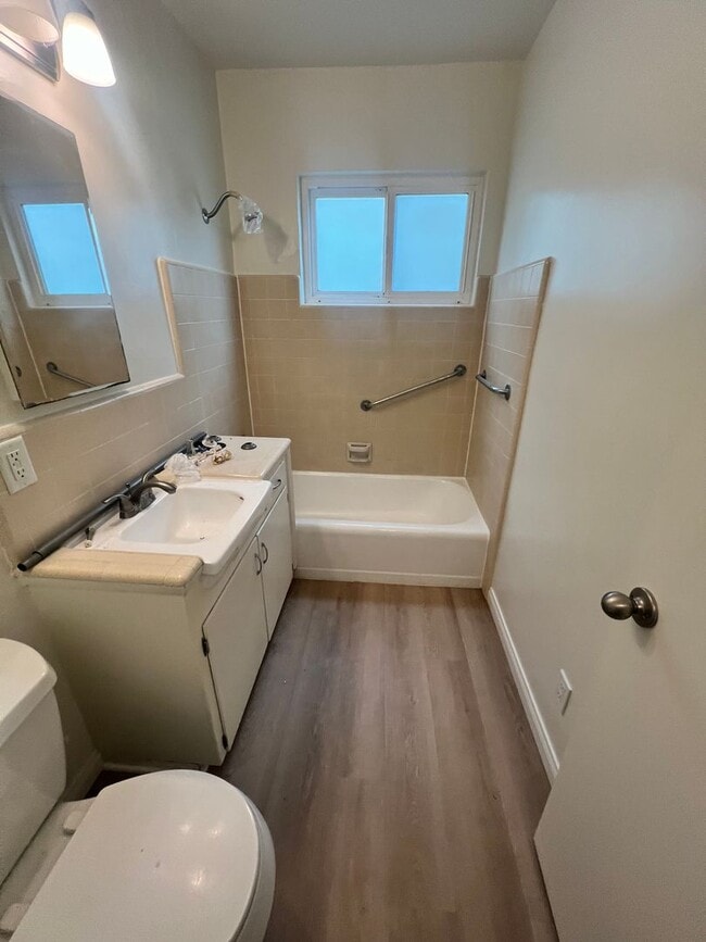 Building Photo - Midtown Ventura - One bedroom, one bath do...