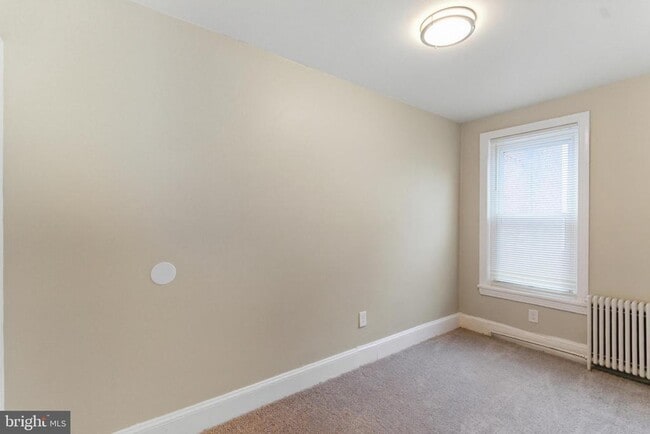 Building Photo - 2530 Collins St