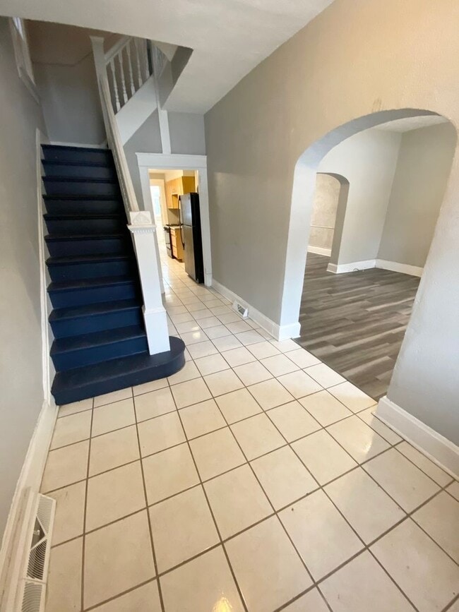 Building Photo - Newly Renovated 3 Bedroom, 1.5 Bathroom in Sheraden- New Flooring and Off-street Parking!
