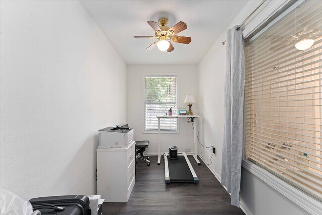 Building Photo - 12 Paintedcup Ct