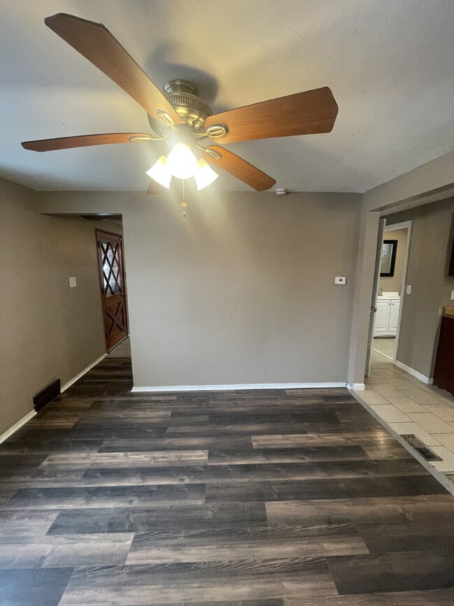 Building Photo - 149 Parkwood Rd