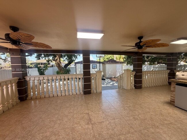 Building Photo - 281 W 17th St