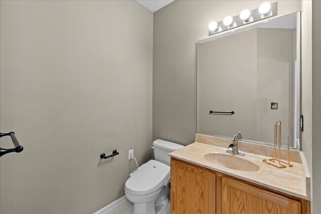 Building Photo - 49 Equestrian Dr