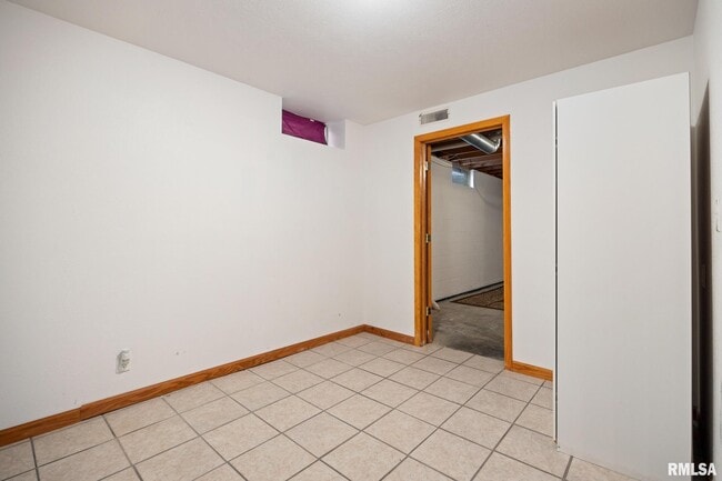 Building Photo - 107 Chestnut Dr