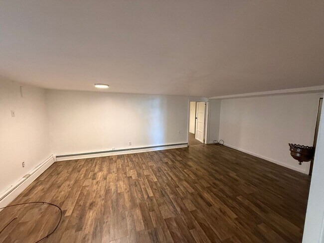Building Photo - Blackman Unit 1
