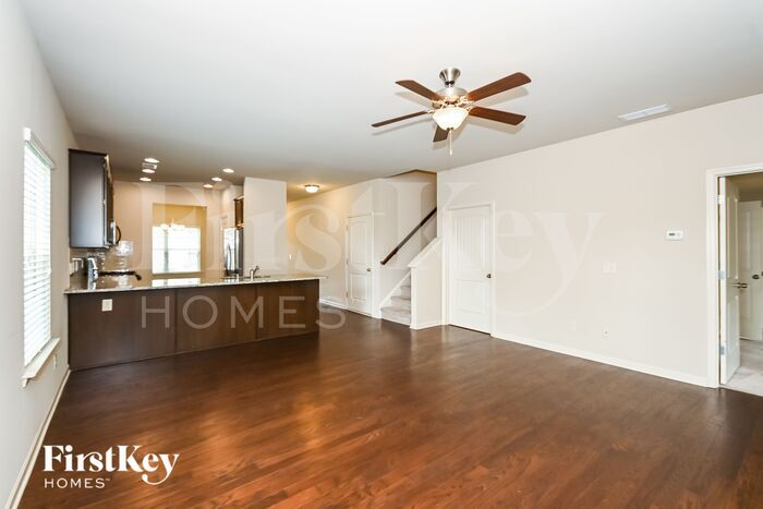 Building Photo - 136 Prominence Ct
